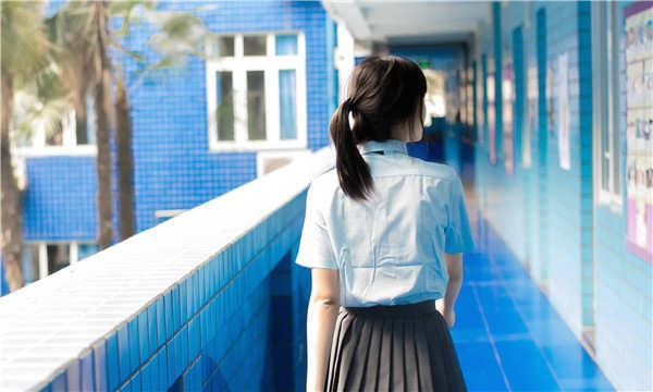 双柏如何找到一个可以帮助我生孩子的女人？